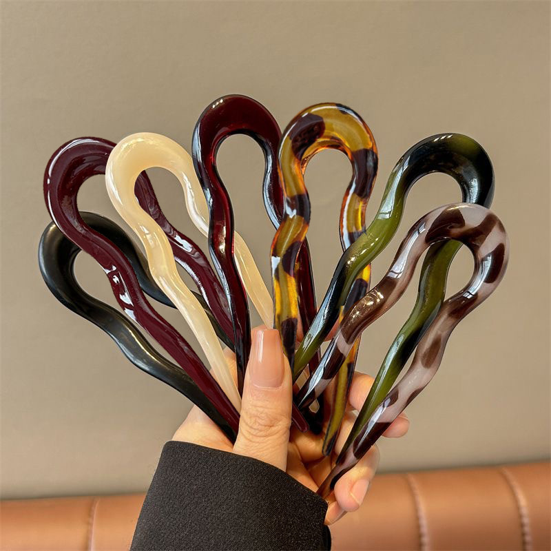 Tech Hair Accessories - Elegant Acrylic U-shaped Hairpin for Women,