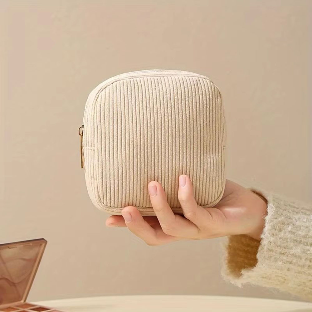 Large Capacity Sanitary Pads B - Travel Cable Organizer ulasan dan harga