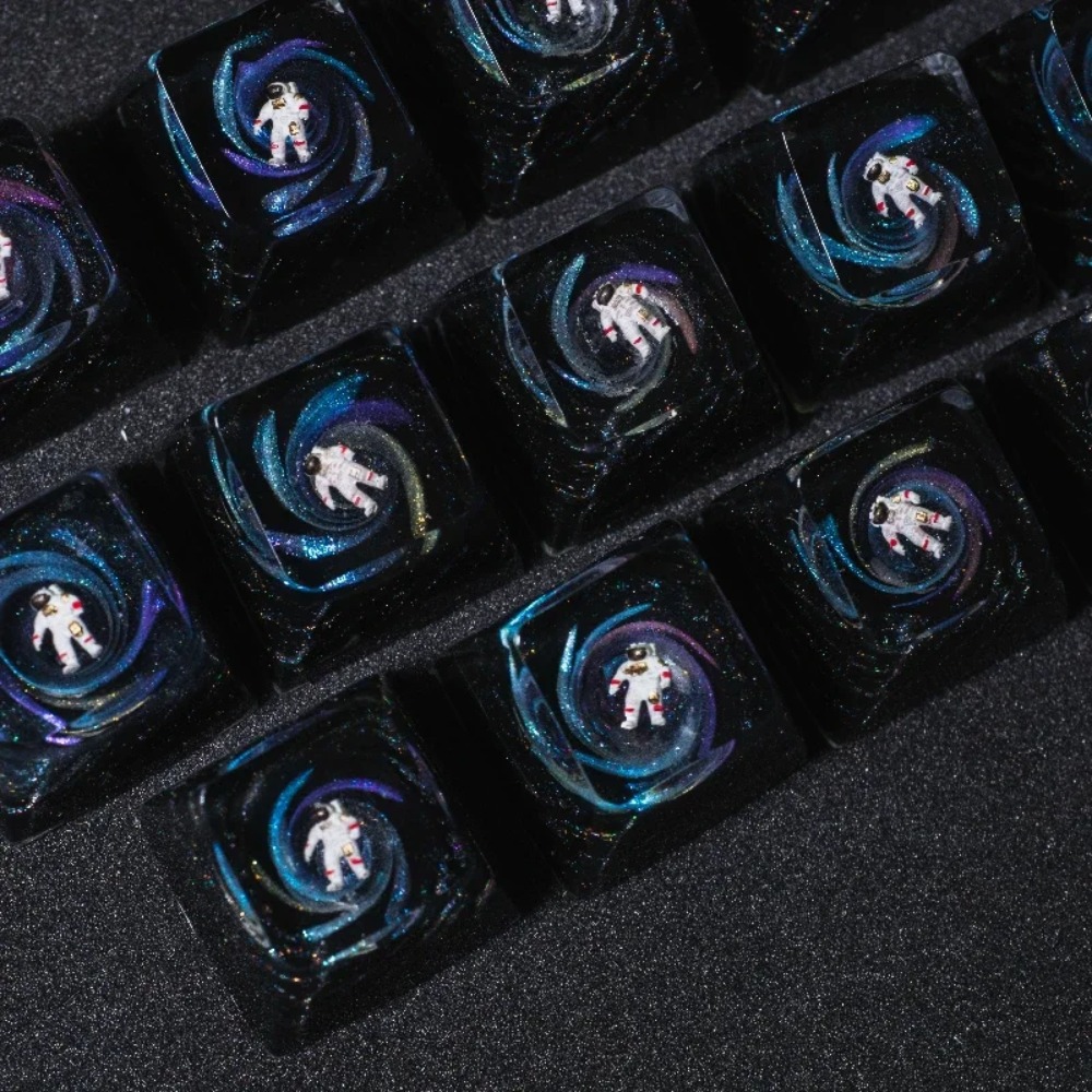 Artisan Keycap Astronaut Resin - Tech Gaming Accessories ulasan dan harga