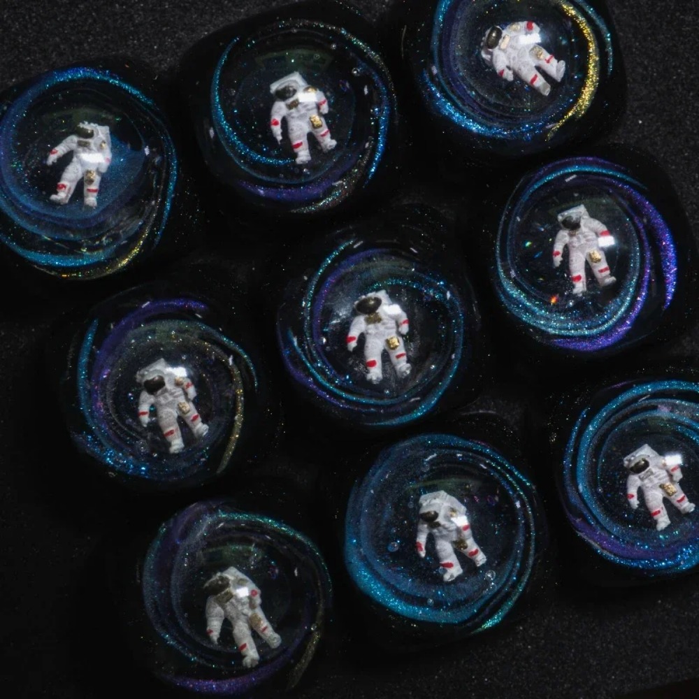 Artisan Keycap Astronaut Resin - Tech Gaming Accessories ulasan dan harga
