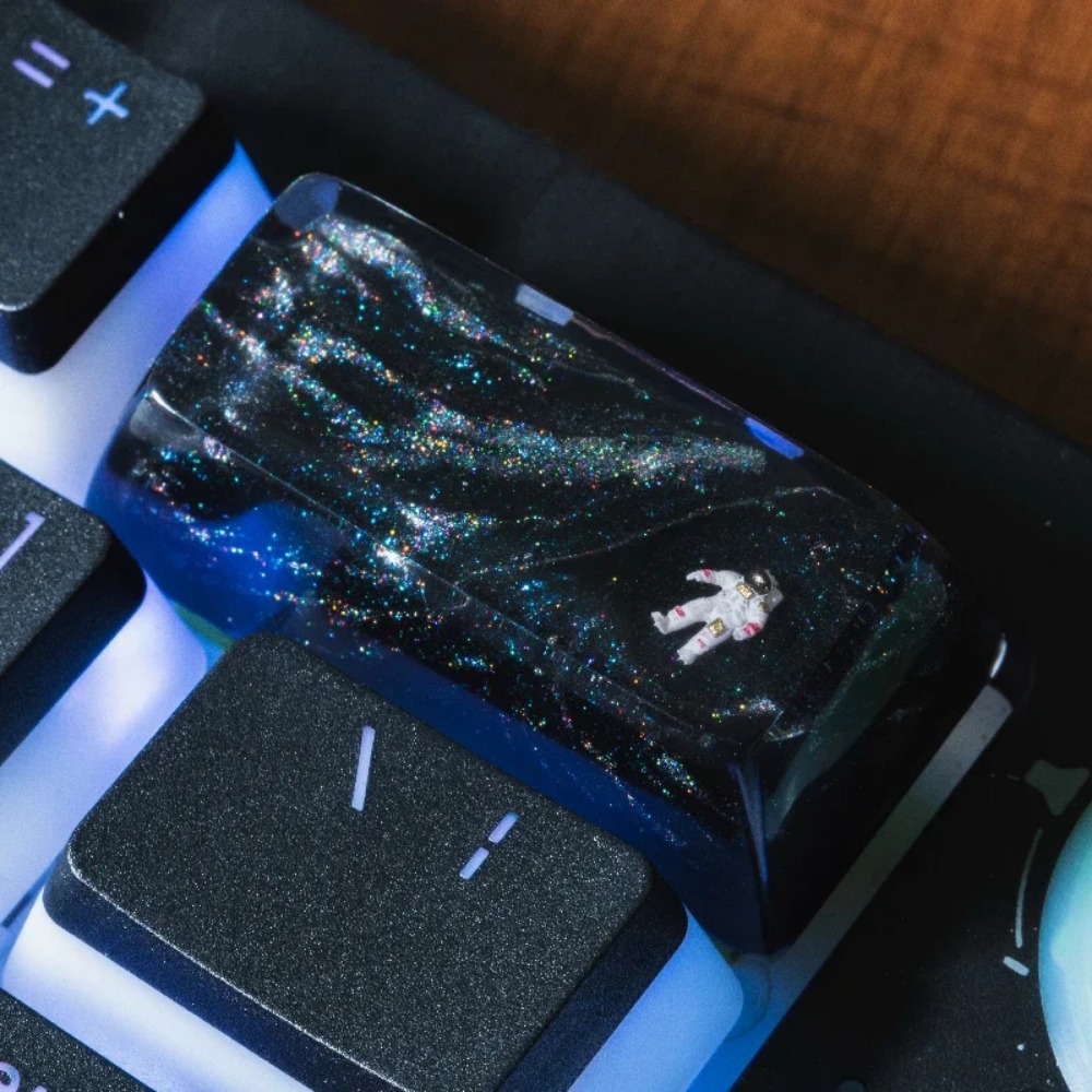 Artisan Keycap Astronaut Resin - Tech Gaming Accessories ulasan dan harga
